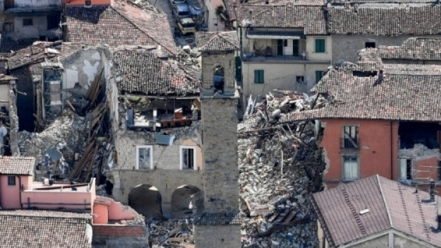 Le macerie dove un tempo c'era corso Umberto I ad Amatrice