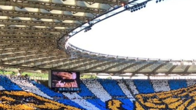 Derby Lazio-Roma: la spettacolare coreografia della Curva Nord ... - corrieredellosport.it