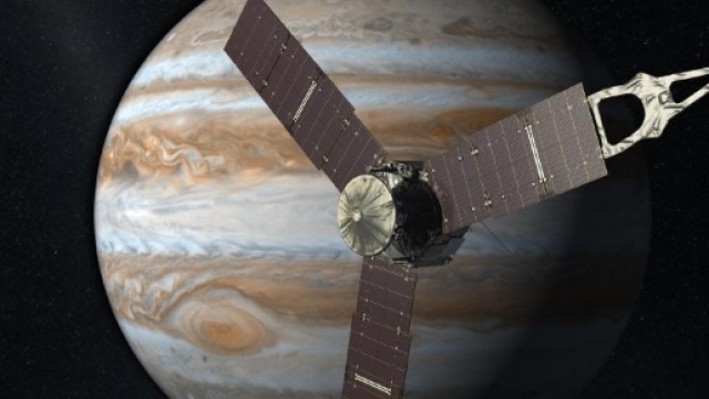 Juno alla conquista di Giove, grazie a Jiram le prime immagini delle aurore