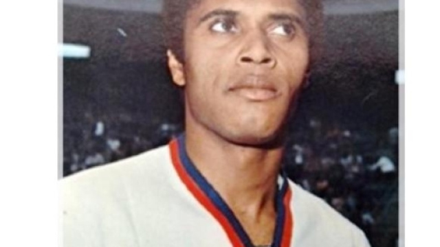 Una foto di Nen&egrave; quando giocava nel Cagliari