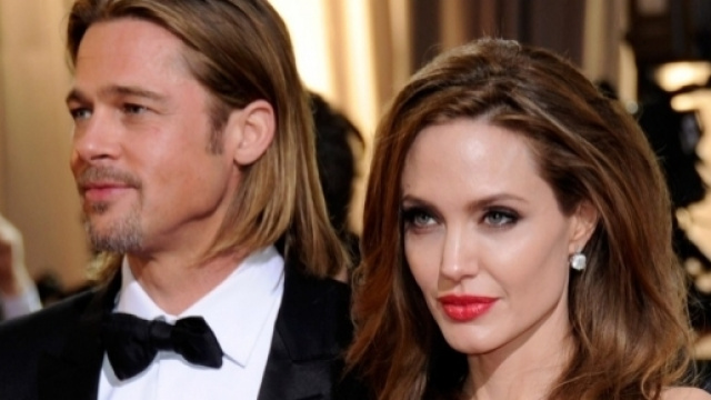 Angelina Jolie e Brad Pitt divorziano