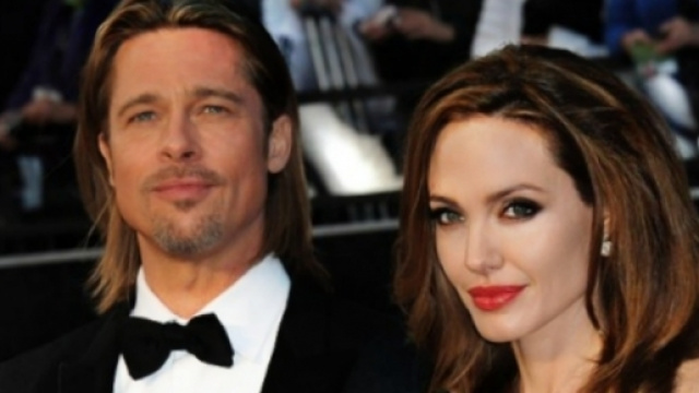 #AngelinaJolie si &egrave; decisa a chiedere il divorzio da #BradPitt. #BlastingNews