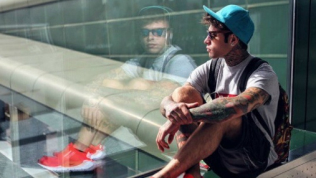 Fedez vola in Libano: in missione con Unicef tra i campi profughi