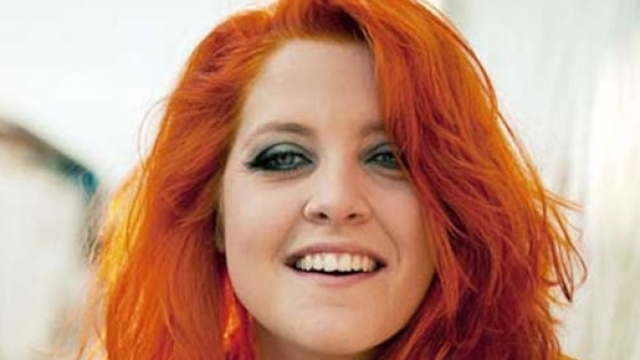 Noemi - Se tu fossi qui (video ufficiale e testo) | AllSongs - allsongs.tv