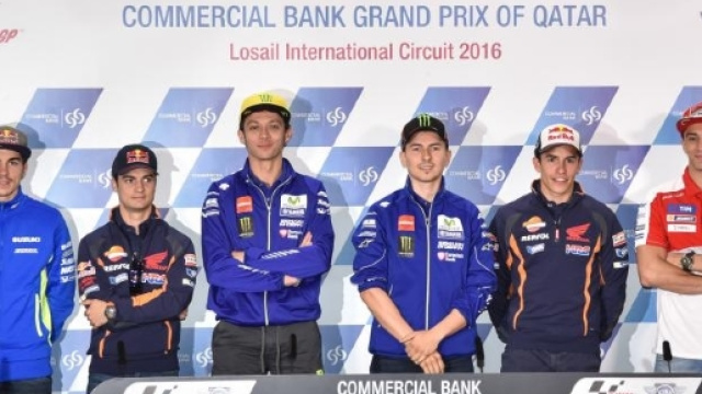 Gelo tra Rossi e Lorenzo in conferenza stampa.