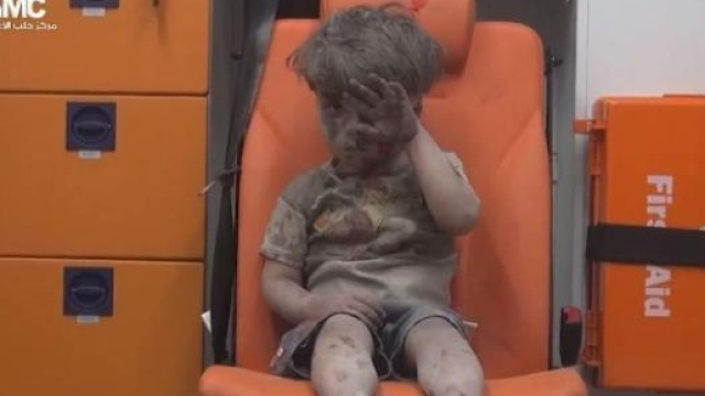 Le immagini di Omran colpiscono un bimbo di 6 anni, Alex