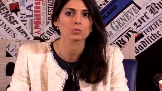 Virginia Raggi liquida bruscamente la candidatura di Roma 2024.
