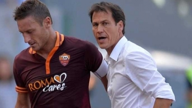 Rudi Garcia fa gli auguri a Totti per i suoi 40 anni.