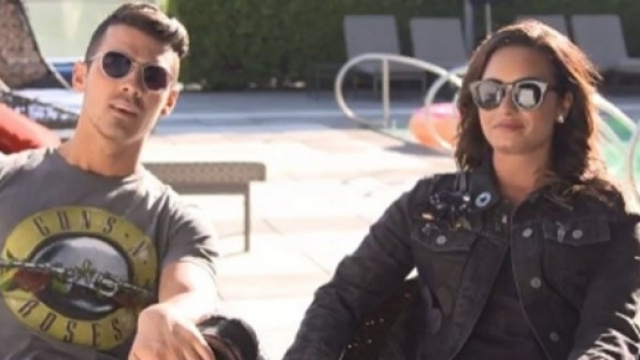 Demi Lovato e Nick Jonas durante la diretta.