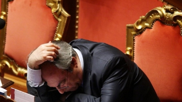 Nuovo Reolamento di autodisciplina dei giornalisti della Camera. Non potranno essere pubblicate le foto dei politici che dormono in Parlamento