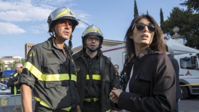 FOTO Roma, crolla palazzina a Ponte Milvio