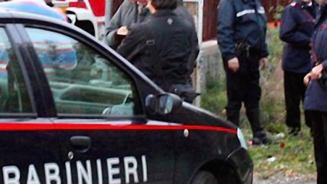 I Carabinieri sono alla ricerca del pensionato in fuga.