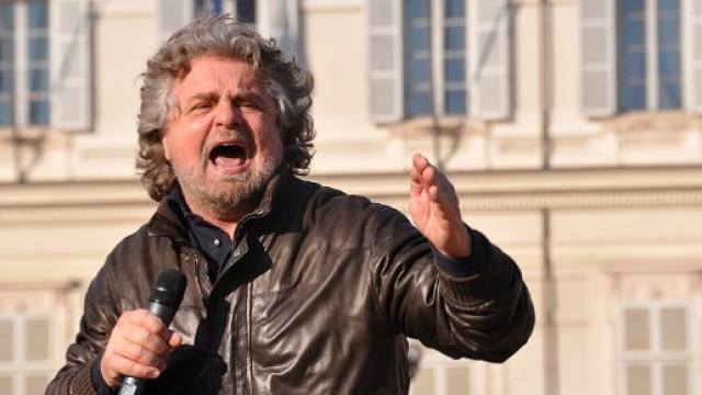 Beppe Grillo durante un comizio politico