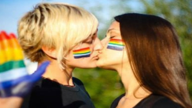 Episodio di violenza: i genitori di una ragazza omosessuale