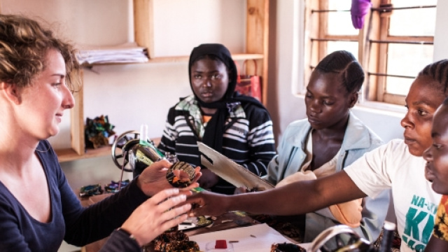Il lavoro degli operatori nei villaggi della Tanzania