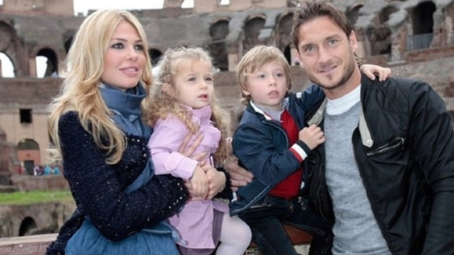 Ilary Blasi con Francesco Totti ed i figli