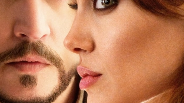 Johnny Depp e Angelina Jolie sempre pi&ugrave; vicini