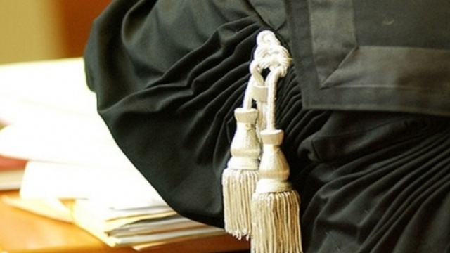 Avvocati cassazionisti: nessun corso o esame