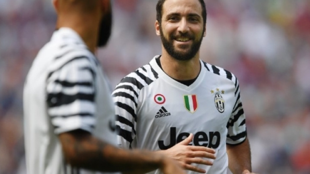 La Juventus batte 3-2 il West Ham nella prima di Higuain ... - repubblica.it