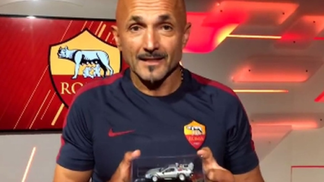 Luciano Spalletti si rivolge a Totti e anche a Ilary Blasi