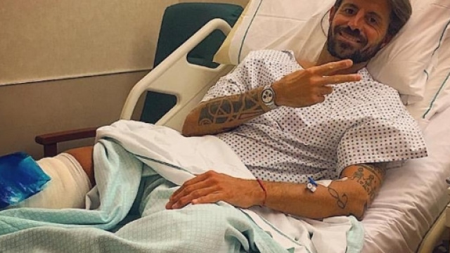 Marco Storari dopo l'operazione al menisco