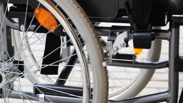 Una diagnosi errata lo costringe su una sedia a rotelle per 43 anni.