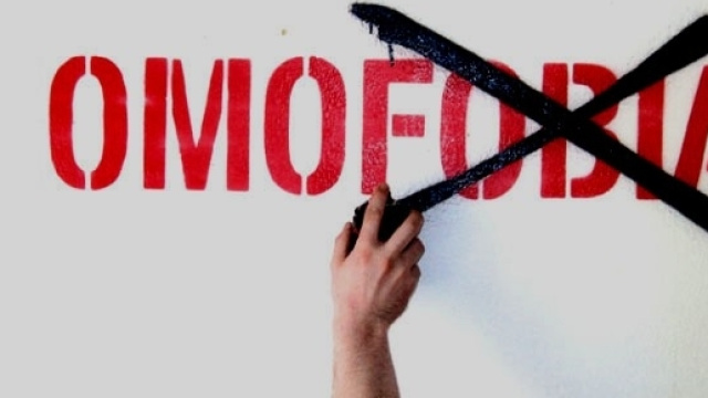 Caso di omofobia a Roma, giovane picchiato da tre passanti