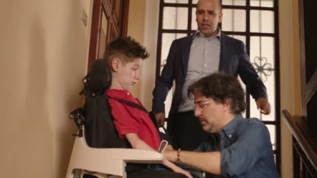 Checco Zalone nello spot per la SMA