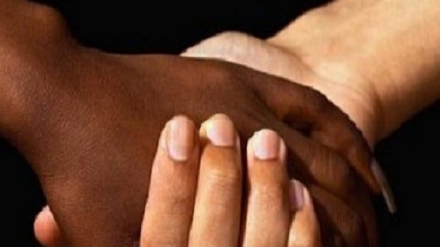 Presentata legge taglia business migranti