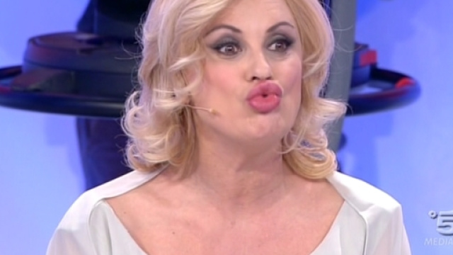 Uomini e Donne replica oggi 28 settembre