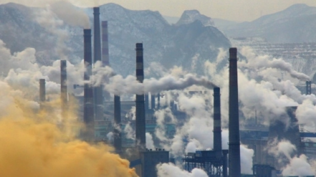 Cina, nuovo record di inquinamento dell'aria, visibilit&agrave; 500 metri.