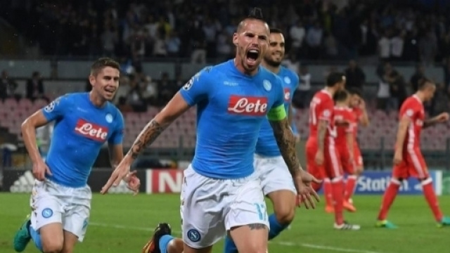 Hamsik ha aperto le marcature contro il Benfica