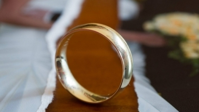 L'ex moglie perde diritto agli alimenti perch&eacute; convivente con un altro partner