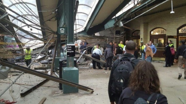 New Jersey, treno si schianta: un morto e cento feriti