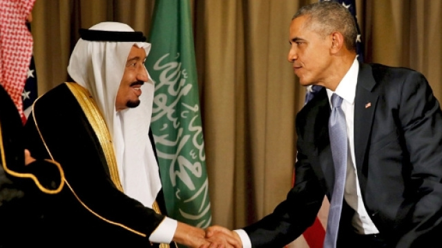 Obama lands in Saudi Arabia for potentially tense visit - AJE News - aljazeera.com