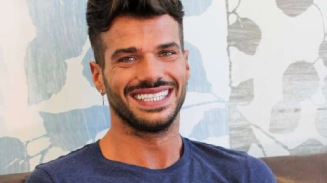 Claudio Sona: auguri speciali da due corteggiatori - pourfemme.it