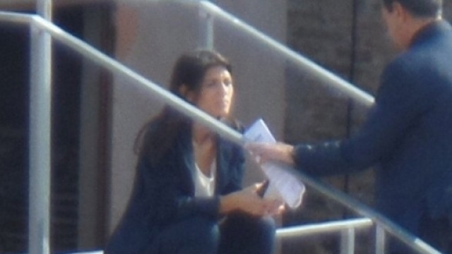 Il sindaco di Roma, Virginia Raggi, sul tetto del Campidoglio.