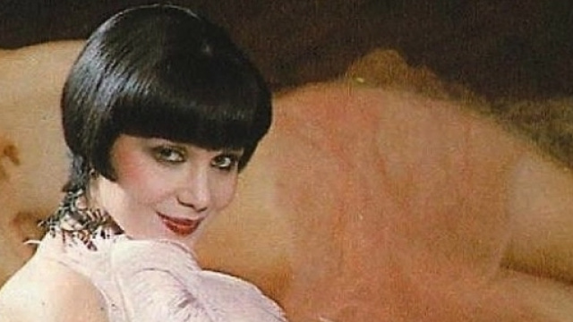 Laura Troschel durante una scena negli anni 80