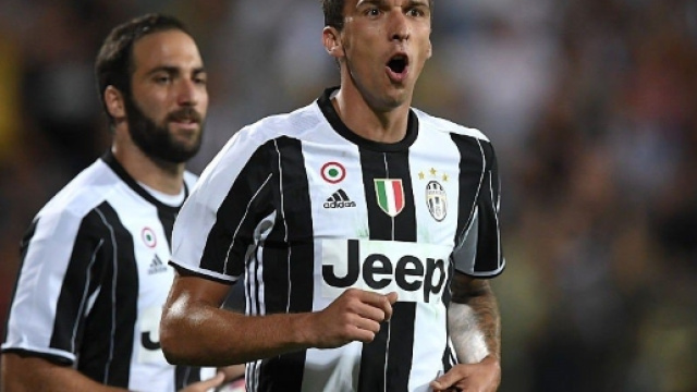 Mario Mandzukic ha tanto bisogno di giocare e il PSG cerca forza fisica davanti