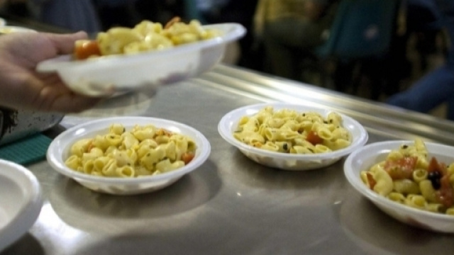 Mensa per i poveri di Bergamo chiude per aggressione a un volontario