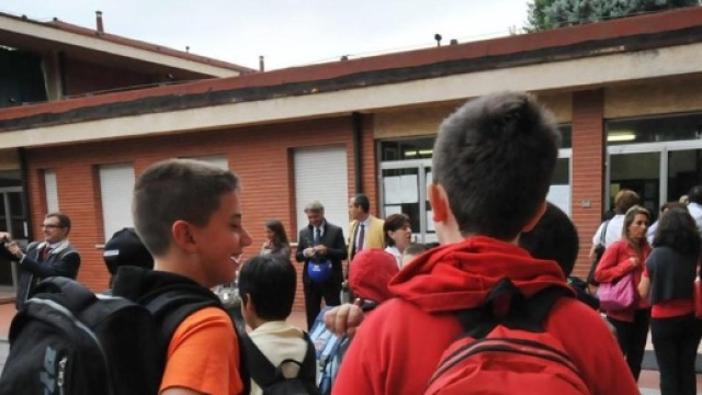 Scuola, lezioni nel caos: mancano docenti di ruolo e supplenti