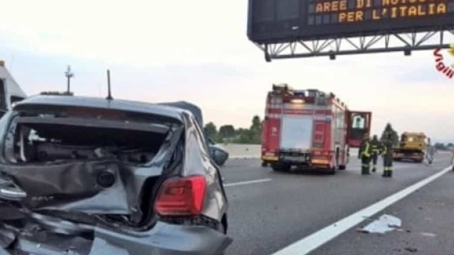 Incidenti Stradali, giornata nera sulle strade italiane quella del 5 settembre 2016, foto archivio vigili del fuoco