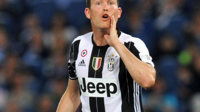 Lichtsteiner escluso dalla lista Champions.