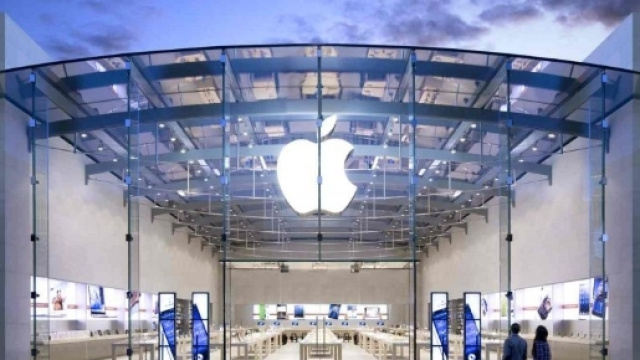 Apple Napoli, boom di domande: oltre 100 in 24 ore - Cronache ... - cronachedellacampania.it