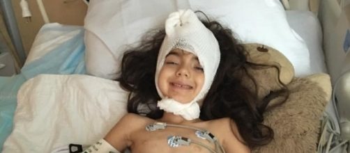 Mackenzie Bennett se ha sometido a un tratamiento experimental contra el DIPG. M&aacute;s informaci&oacute;n en "Go Grey fro Mackenzie" (Facebook)