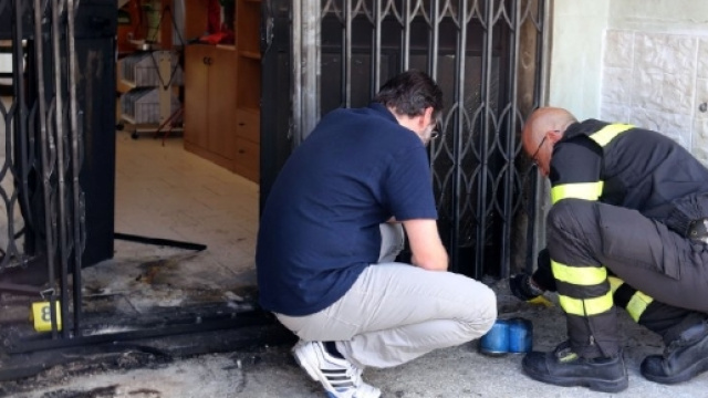 Attentato alla sede del Pd a Modena