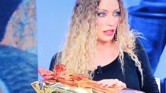 Karina Cascella ha attaccato Giulia Salemi a 'Pomeriggio Cinque'.