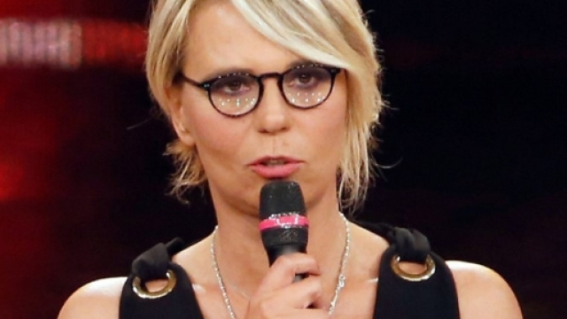 Maria De Filippi difende il Trono gay e Claudio Sona dalle critiche - uominiedonne24.it