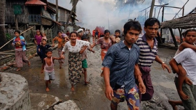 I Rohingya in Myanmar vengono perseguitati e uccisi