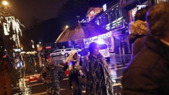 Un momento dell'attentato di Istanbul